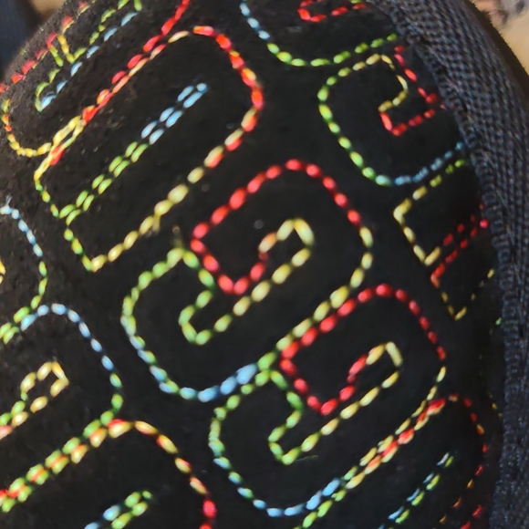 UGG Classic II Graphic Stitch Suede Boot Size 9 kids - Picture 10 of 11